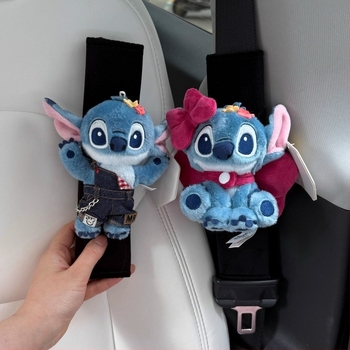 Stitch plüss belső autódekoráció – vállvédő a biztonsági övre