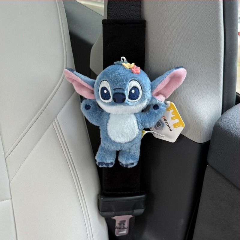 Stitch plüss belső autódekoráció – vállvédő a biztonsági övre