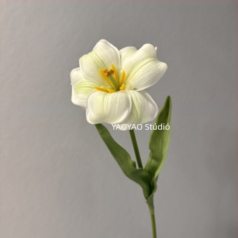 PU tulip művirág, stílusosan kidolgozva, esküvői dekoráció és fotó kellék