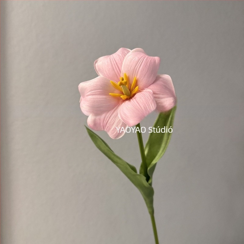 PU tulip művirág, stílusosan kidolgozva, esküvői dekoráció és fotó kellék