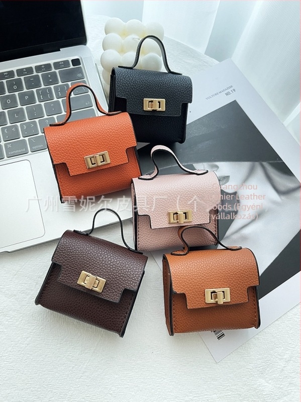 Nothing PU mini táska akasztó – ultra könnyű, városi egyszerű stílus