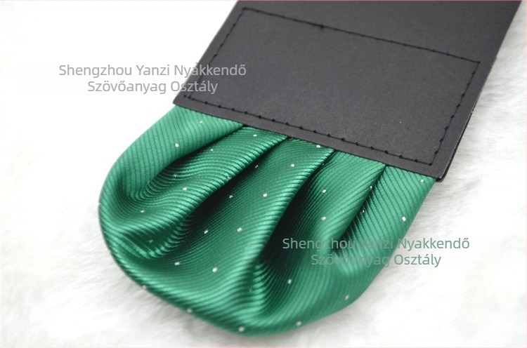 Öltönyhöz tartozó férfi zsebkendő, estélyi viselet, poliészter szál, jacquard szövés, egyszínű mintázat