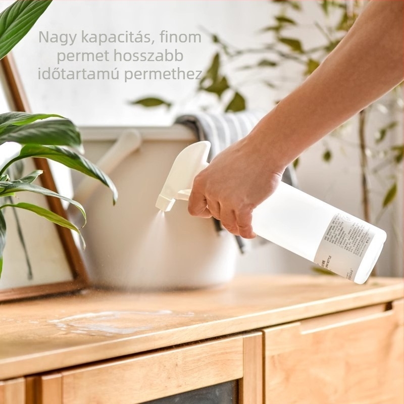 Kis fertőtlenítő permetező üveg, műanyag, finom köd, otthoni tisztításra és növények öntözésére