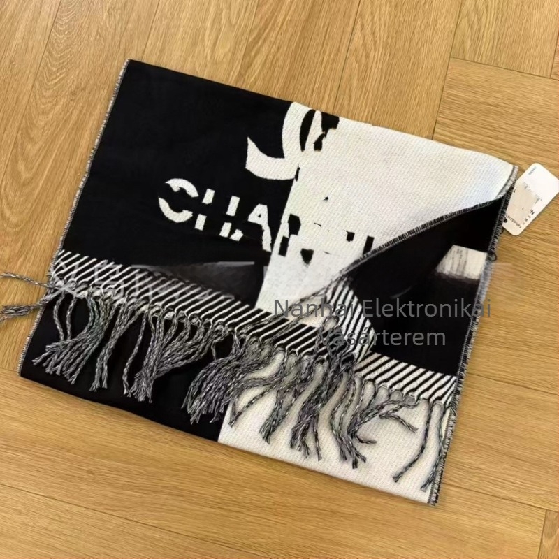Kötött jacquard sál, kétoldalas, műkasmírhatású, pamut alapanyag, téli meleg