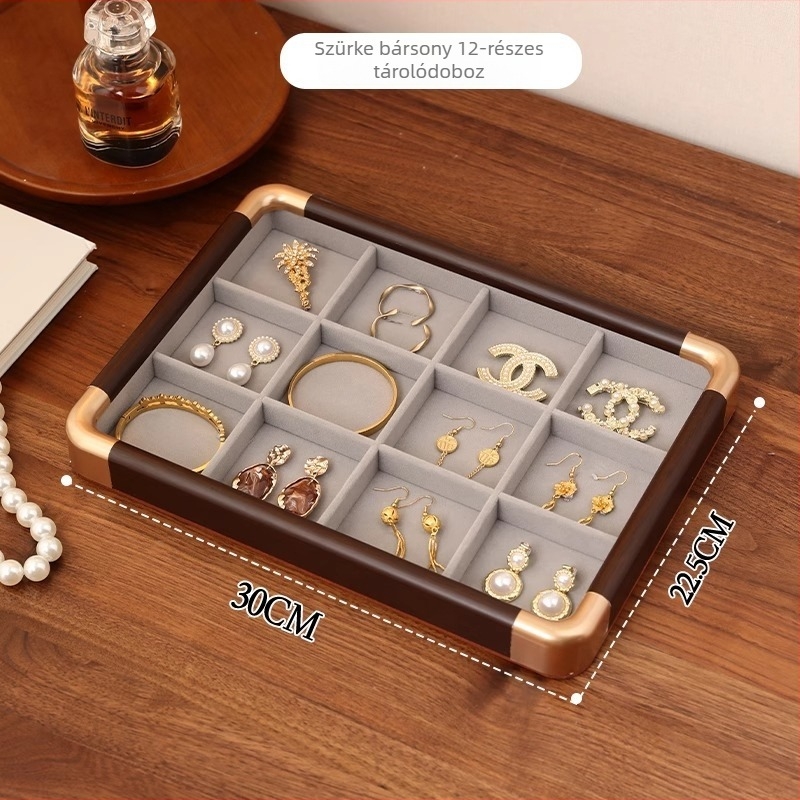Fából készült ékszerkialakító tálca kilencmezős rácsban, 12 rekesz, tömörfa burkolattal, illesztett kivitelezés, elegáns megjelenés