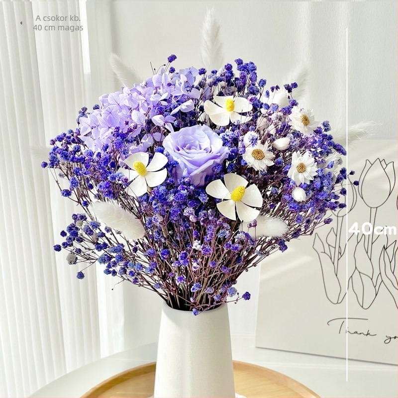 Festett szárított virágokból készült ágvesszőkből álló csokor otthoni dekorációhoz