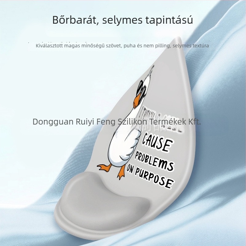 Csuklótámaszos egérpad – csúszásmentes gyanta felület, csuklóhoz illeszkedő forma, logónyomtatás elérhető, testreszabás támogatott