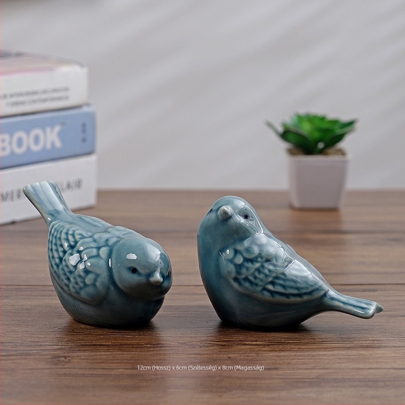 Európai stílusú porcelán állatfigurás díszdarab, madár- és vadállat motívum, alglazúros felület, kiégetve magas hőmérsékleten