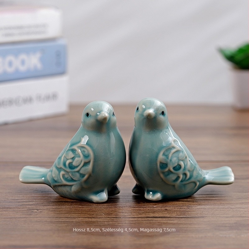 Európai stílusú porcelán állatfigurás díszdarab, madár- és vadállat motívum, alglazúros felület, kiégetve magas hőmérsékleten