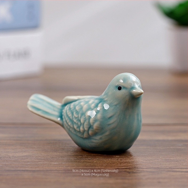 Európai stílusú porcelán állatfigurás díszdarab, madár- és vadállat motívum, alglazúros felület, kiégetve magas hőmérsékleten