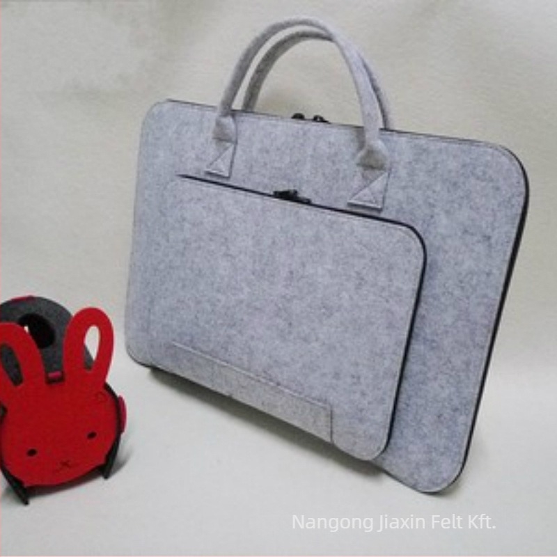 Filc laptop táska cipzárral, poliészter bélés, testreszabható modell, kopásállóság és földrengés elleni védelem