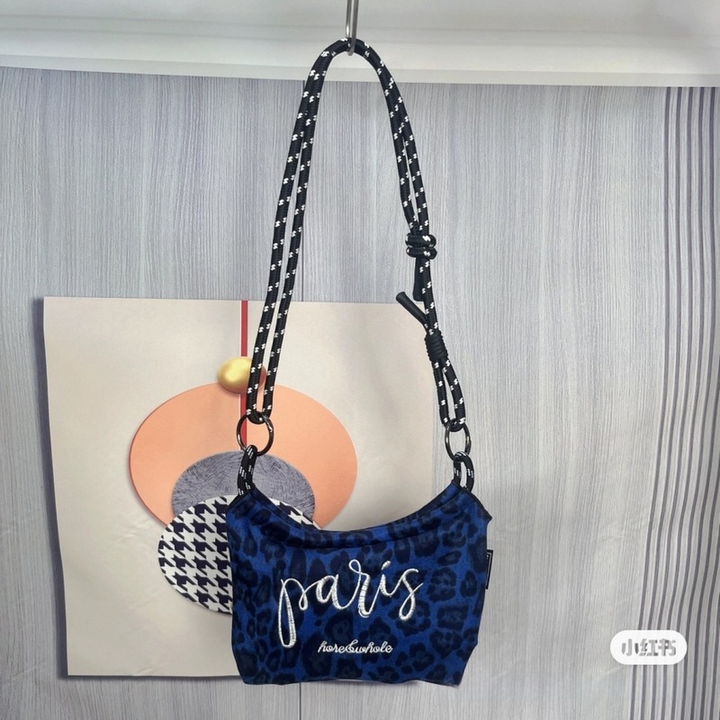Leopárd mintás vászontáska nőknek, nagy kapacitású crossbody, betűs mintázat, koreai mindennapi stílus