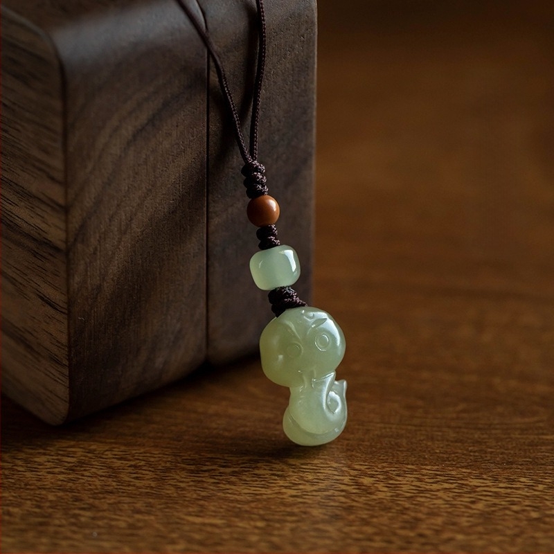 Hetian jade kígyó zodiákus kulcstartó, prémium modell, telefonpánttal