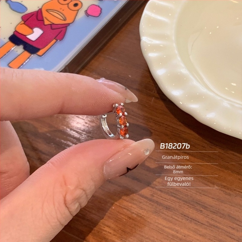 Titánacél fülbevalók cirkóniával, egyenes karika, geometriai dizájn, uniszex