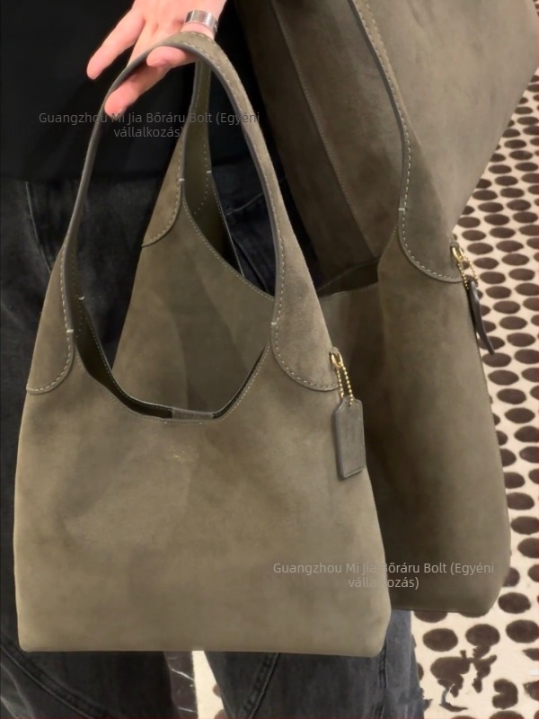 Qq Brooklyn női válltáska, valódi bőr, közepes méret, utcai stílus, bucket alakú, mágneses zárás, belső bélés szintetikus bőr, belső zseb a telefon számára, egy vállpánttal, mindennapi használatra, 2025 ősz