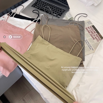Női camisole moldált poharakkal, légáteresztő, magas rugalmasságú anyag, külső viselet, belső tartással