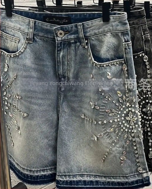 Denim rövidnadrág egyenes szabású, retro stílusú, pamut anyagú, 2025 nyár