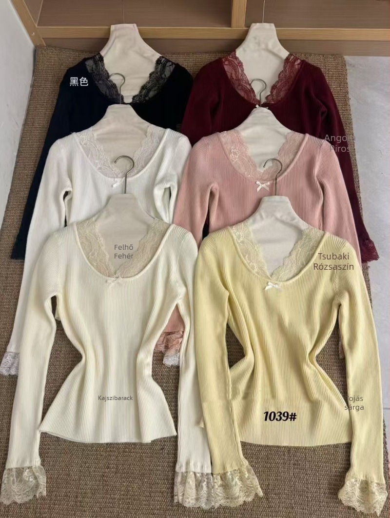 V-nyakú bársony kötött felső, masnival és csipke díszítéssel, hosszú ujjak, karcsú szabás