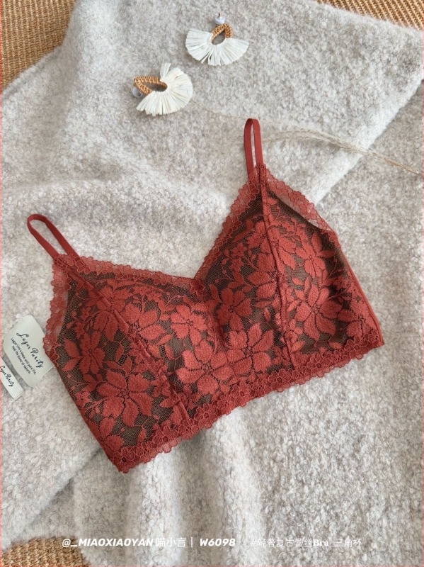 Csipkés melltartó, francia stílusú mély V, háromszög kosár, varrat nélküli, hátsó három sor kapocs