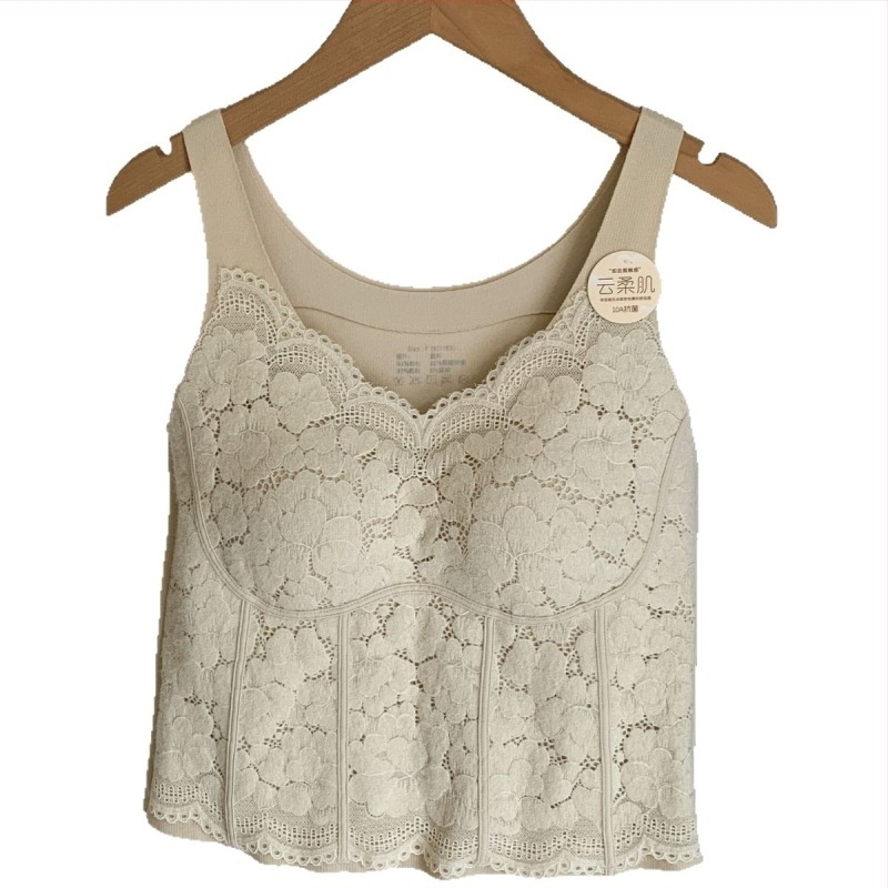 Csipkés topp beépített melltartó párnákkal és belső béléssel, teljes kosár, közepes formájú kosár, anyag: nejlon-dantel, légáteresztő