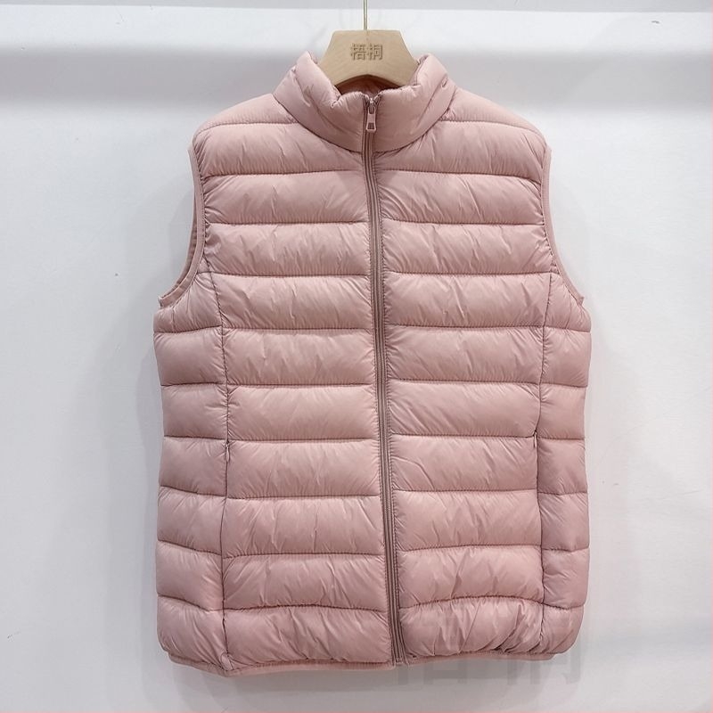 Női mellény V-nyakkal, ultra rövid hossz, gyapjú töltet, rayon anyag, egygombos záródás