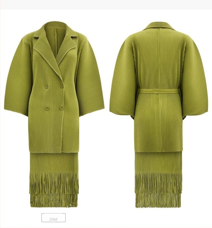 Két darabos szoknyás kosztüm, poliészter, gyűrődéses textúra, 3/4-ujjú, középméretű szoknya