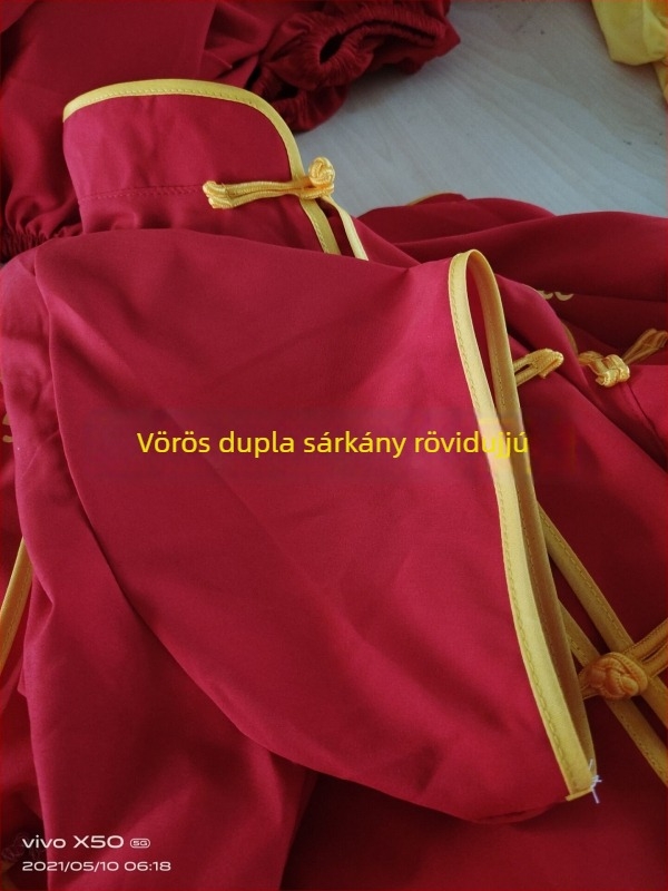 Uniszex jelmezek dobolásra és sárkány–oroszlán tánc előadására; flat anyag; 2025 tavasz; 35–39 éveseknek