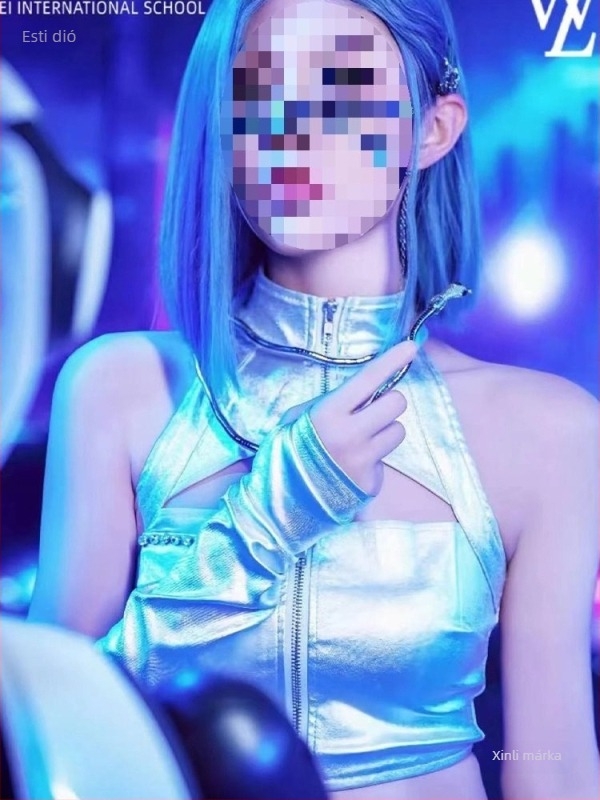 K-Pop lánycsoportos táncruha — AI robot futurisztikus technológiai esztétika, uniszex, 2024 nyár