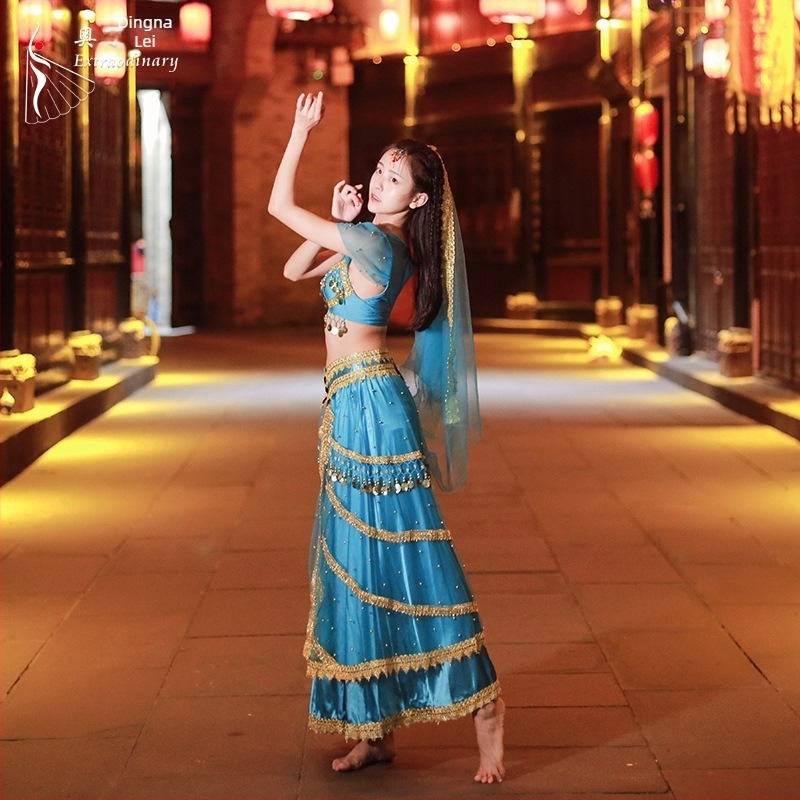Felnőtt női modern táncruha virágmintával, poliészter-keverék anyag (90% poliészter). Színpadi előadásokhoz, belly dance, Hanfu és néptánc számára.