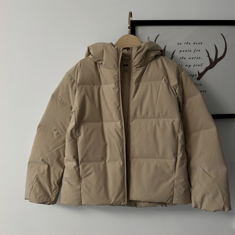 Női kapucnis, varrat nélküli tollkabát, 90% feletti tolltartalom, chenille anyag és elasztán