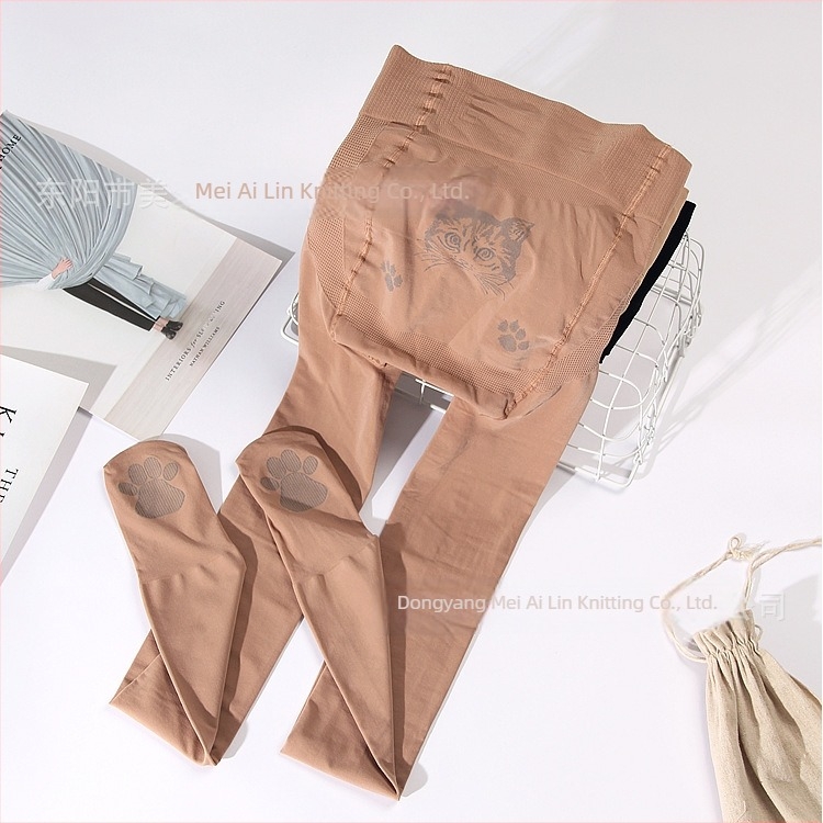 Nude árnyalatú harisnyanadrág haskontrollal és csípőemeléssel, macska tappancs mintával, egyrészes nylon, közepes vastagságú