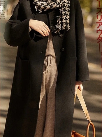 Női vastag poliészter-spandex kabát, középhosszú 65–80 cm, polo gallér, laza szabás, egyrészes csattal záródó