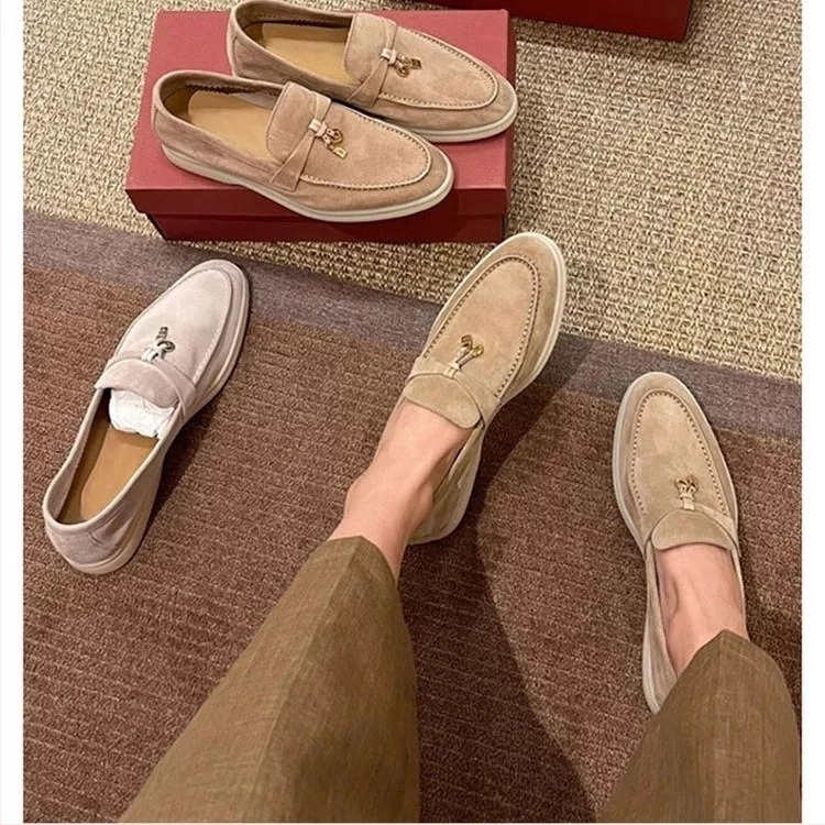 Női marhabőr loaferek, slip-on, alacsony felső rész, alacsony sarkú 1–3 cm, bőr belső