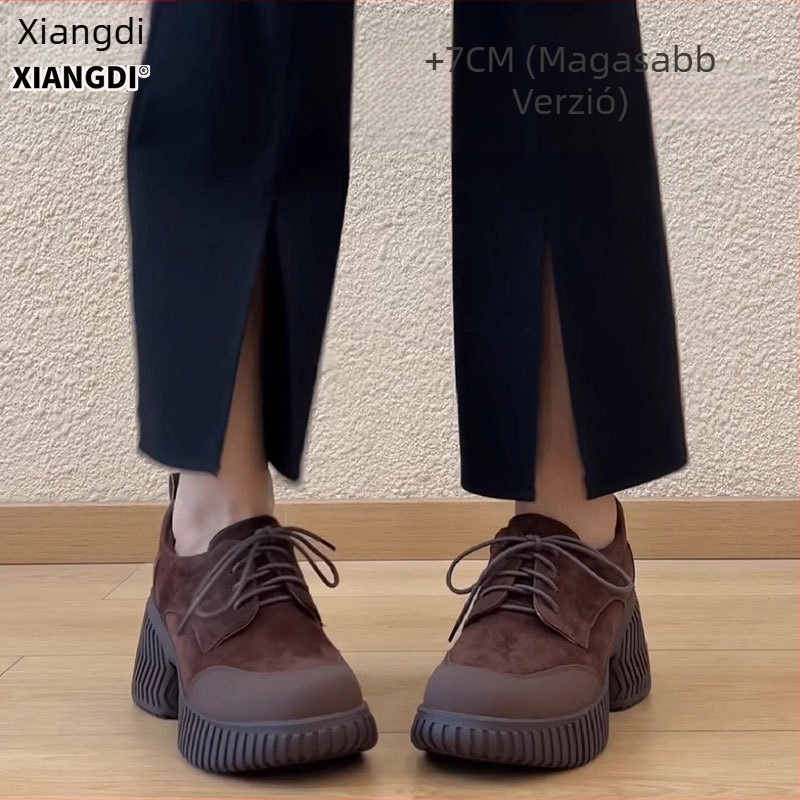 Mokaszínok karcsú felsőrésszel, báránybőr bélés, 6–8 cm-es magasságot növelő sarok, gumírozott talp