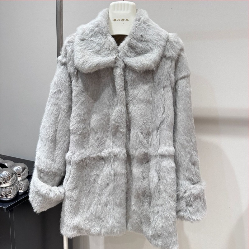 Női nyúlszőr kabát hosszú ujjú, négyszögletes gallérral, középhosszú, valódi szőrme