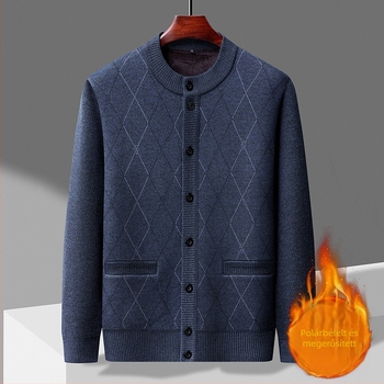 Férfi kötött kardigán, laza szabású, kerek nyakú, hosszú ujjú, fleece bélés, jacquard mintázat, poliészter-alapanyag.