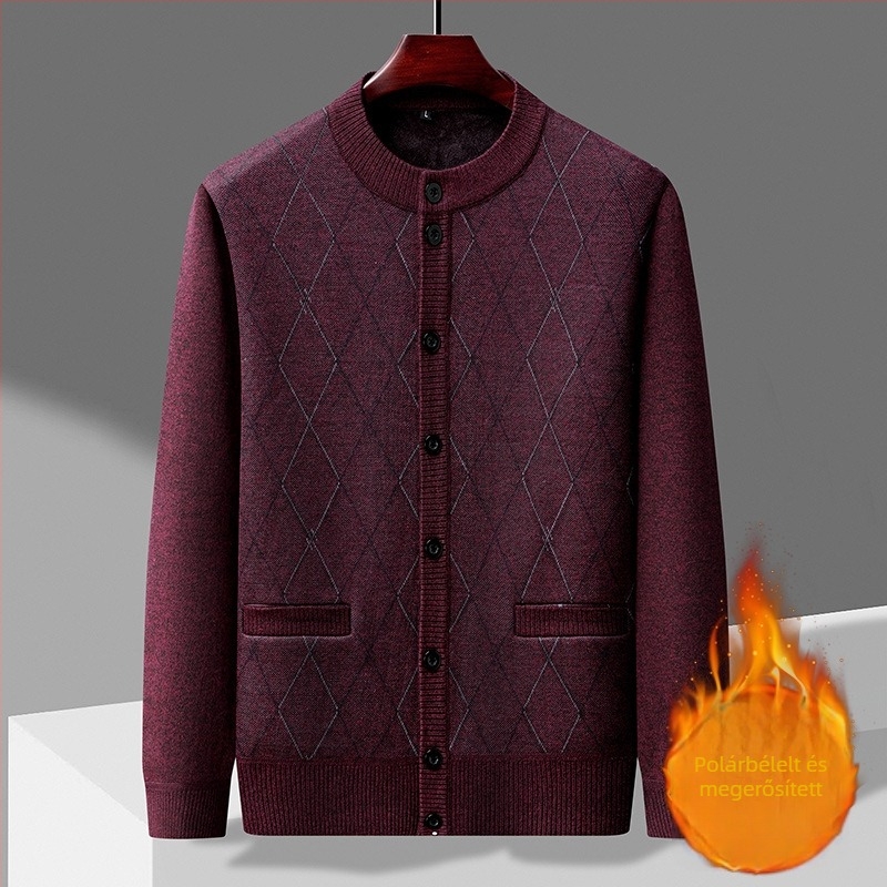Férfi kötött kardigán, laza szabású, kerek nyakú, hosszú ujjú, fleece bélés, jacquard mintázat, poliészter-alapanyag.