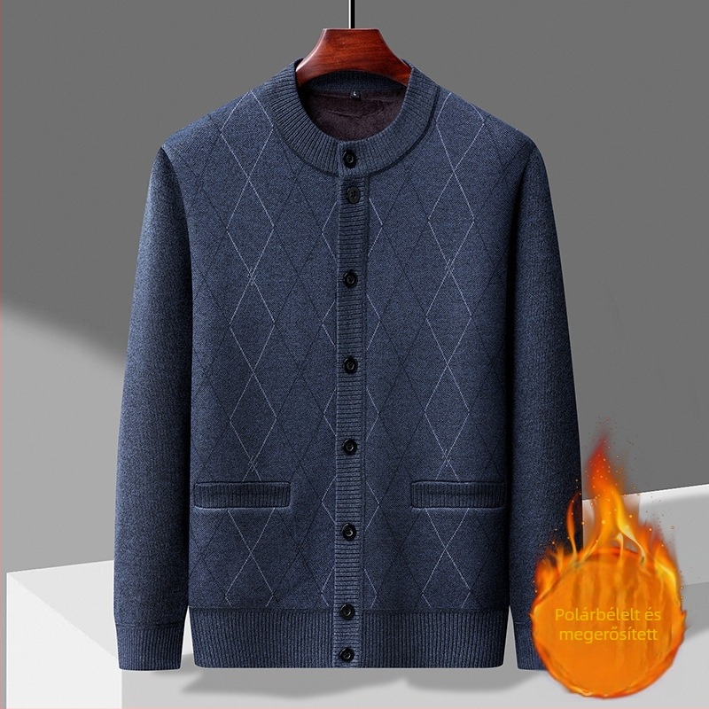 Férfi kötött kardigán, laza szabású, kerek nyakú, hosszú ujjú, fleece bélés, jacquard mintázat, poliészter-alapanyag.