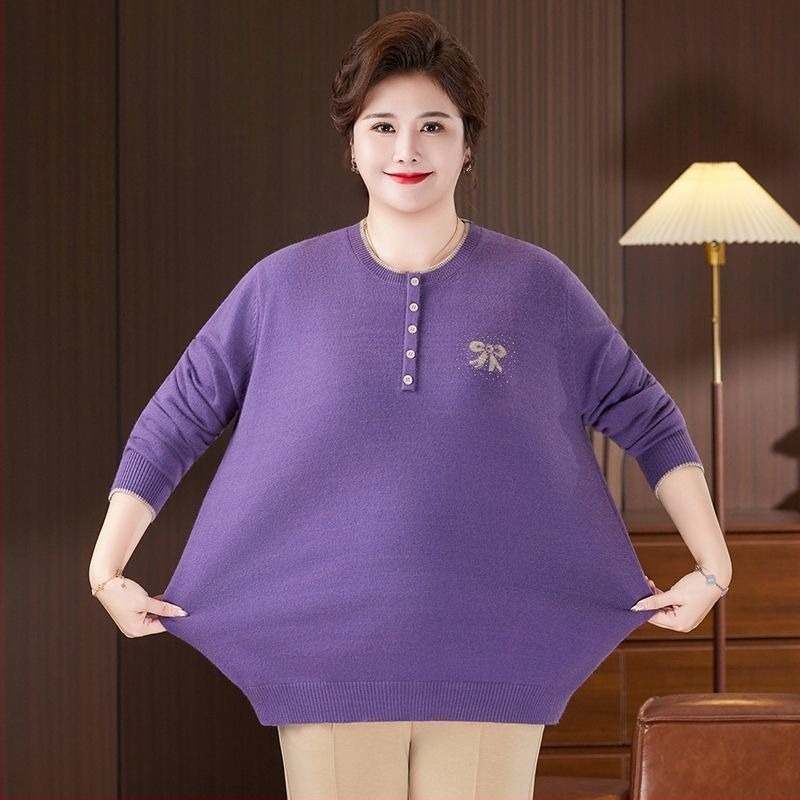 Idős nőknek készült kötött felső körkanyakkal, 3/4-es ujjú, laza szabás, hímzés és gombok
