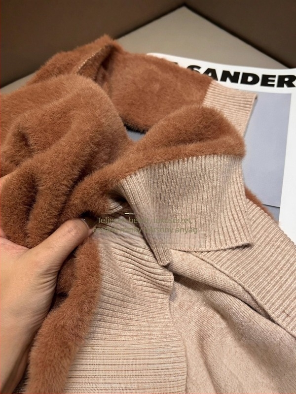 Fleece-kötésű alapfelső kapucnival és fél-nyakú gallérral, hosszú ujjú, egyszínű mintázat; anyag: gyapjú-keverék poliészterrel