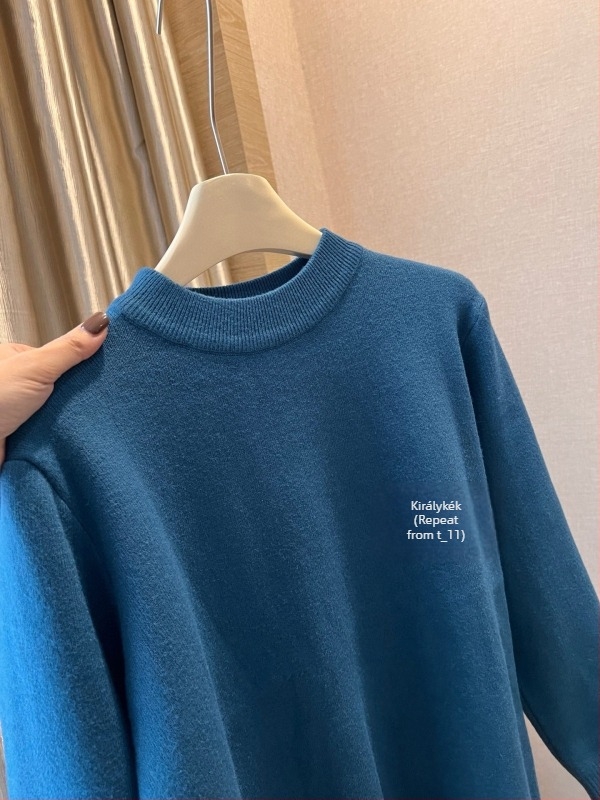 Fleece-kötésű alapfelső kapucnival és fél-nyakú gallérral, hosszú ujjú, egyszínű mintázat; anyag: gyapjú-keverék poliészterrel