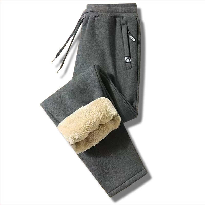 Férfi téli casual nadrág vastag fleece béléssel, egyenes szabású, középmagas derék, kötőzárú elülső zárás, cipzáros zsebek