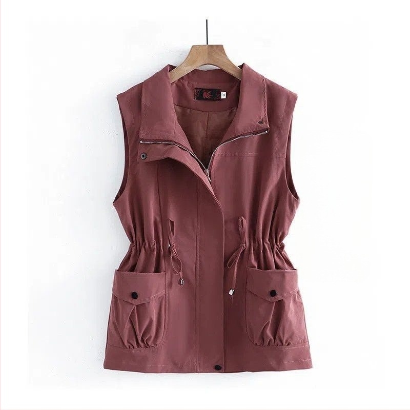 Női szabályos városi mellény magas derekú, elöl cipzárral, hossz 50–65 cm, anyagtartalom 70–80%