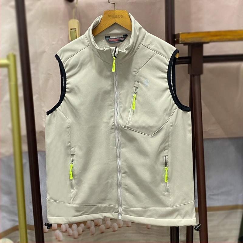 Női állógalléros, fleece-belelt Soft Shell mellény szabadban futáshoz