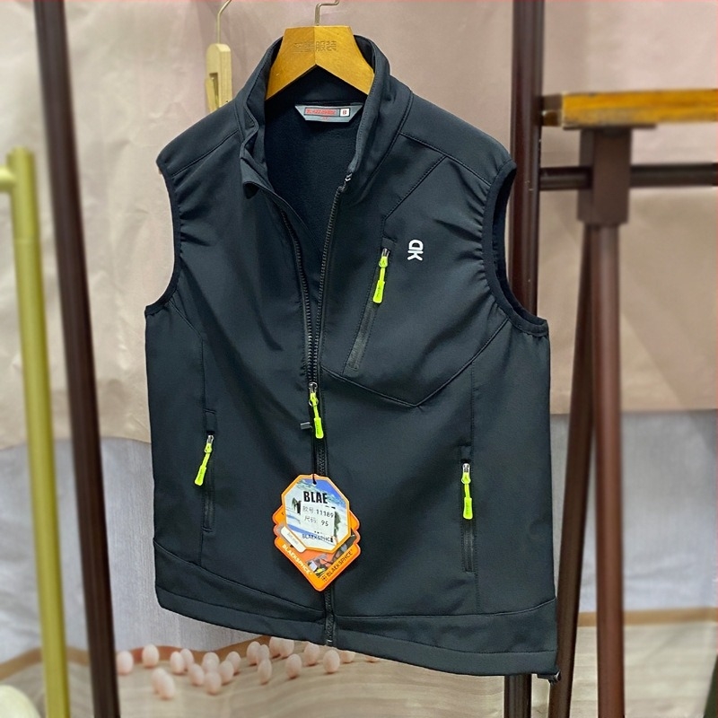Női állógalléros, fleece-belelt Soft Shell mellény szabadban futáshoz