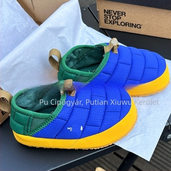 Téli uniszex slip-on cipő meleg pamut béléssel, velúr felsőrésszel, vastag bélés, csúszásmentes PVC talppal, koreai stílus, alacsony sarok