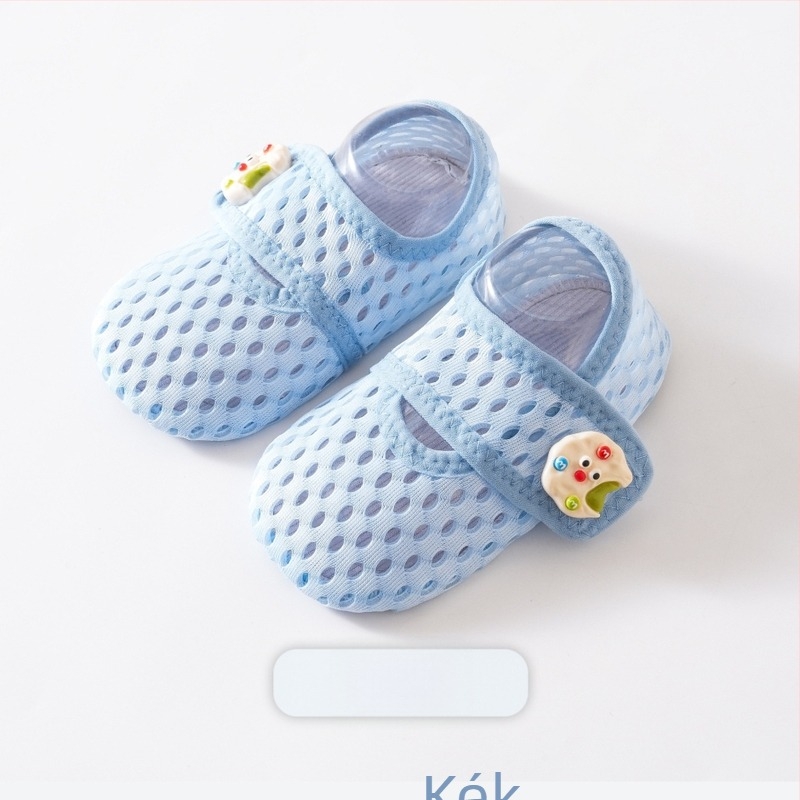 Babák nyári hálós zoknijai a padlóra, csúszásmentes és lélegző, belső cipő Velcro-zárással, mesefigurás dizájn