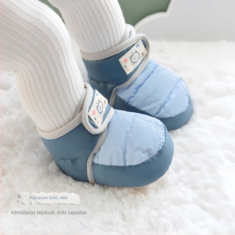 Baba tornacipő vászon felsőrésszel, vastag fleece bélés, puha gumi talp, Velcro-zárás, téli használatra.