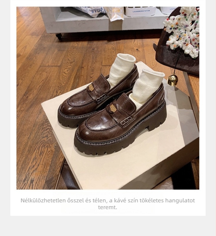 Női bőrből készült loaferek – kerek orr, marhabőrből készült felsőrész, belső báránybőr bélés, gumitalp, vastag talp