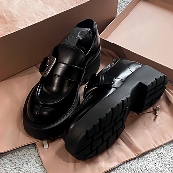 Miu Carrefour női bőr loaferek retró stílusúak, kerek orrú, slip-on, vastag gumitalp, 3–5 cm sarok